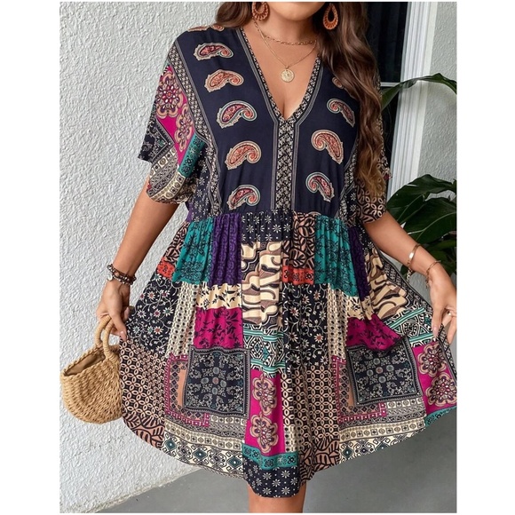 Plus Paisley Floral Print v neck Mini Dress - Picture 2 of 11